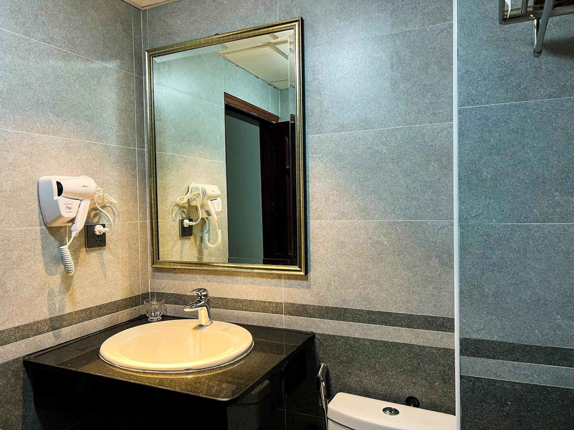 Ven Ho Hotel Hanoi Exterior photo